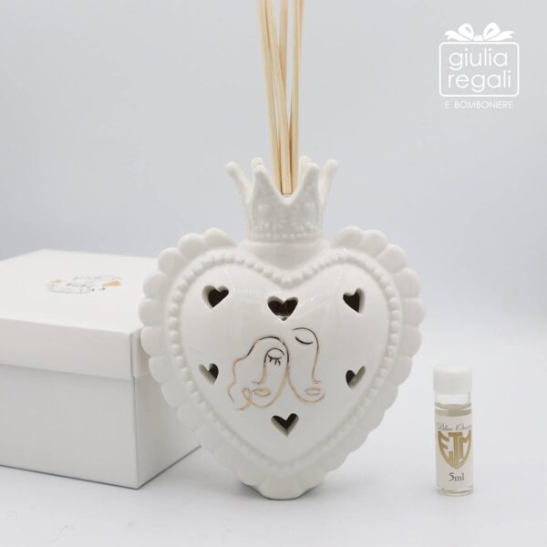 Profumatore Cuore Sacro con Luce Led bianco in porcellana