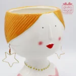 Vaso Girl bionda con orecchini a stella - immagine 2