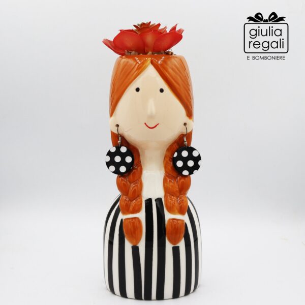 Vaso Girl con trecce rosse e orecchini Montemaggi