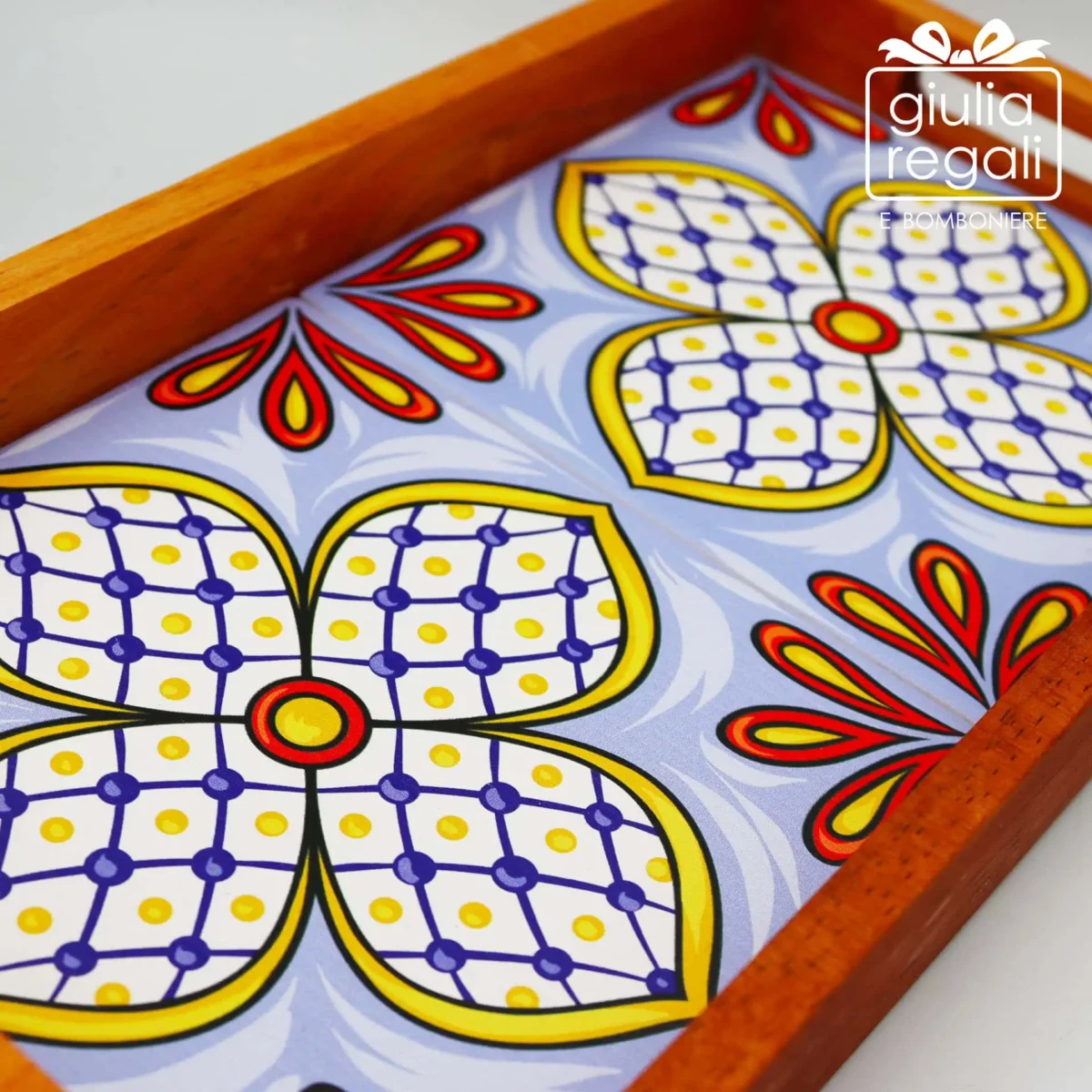 Vassoio in legno con decori in ceramica fiori astratti - immagine 2