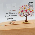Lampada LED a Casetta con Albero della Vita in Plexiglass e Legno - Luce Notturna USB o a Pile 14,6x6x17 cm - immagine 3