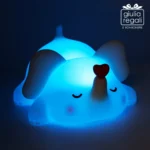 Lampada LED elefante in silicone con cuoricino - luce multicolore - immagine 5