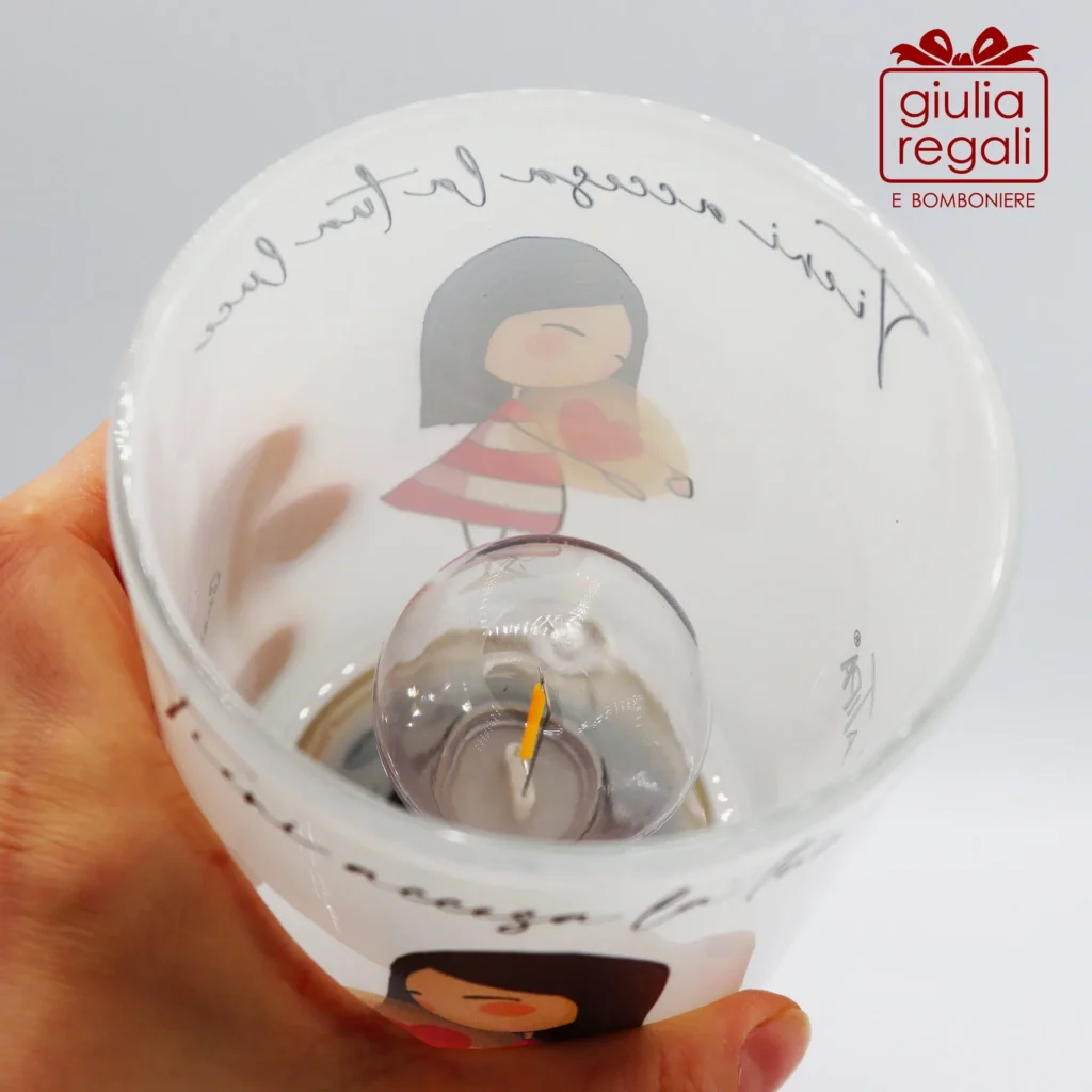 Lampada La Tipa in vetro con illustrazione bambina e cuore luminoso - h 14 cm