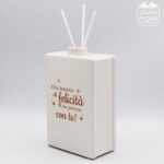 Libro profumatore bianco con scritta dorata