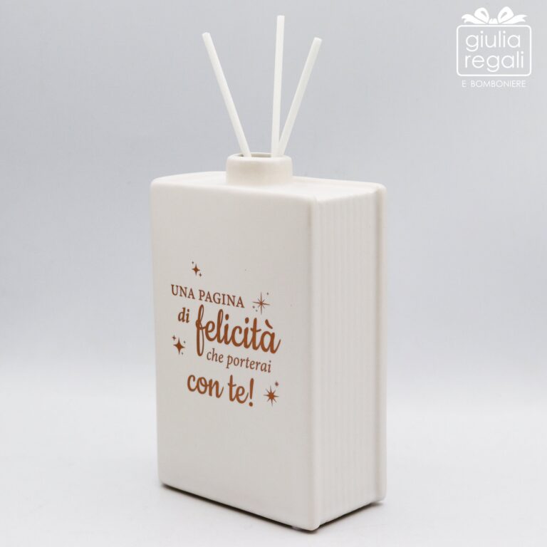 Libro profumatore bianco con scritta dorata