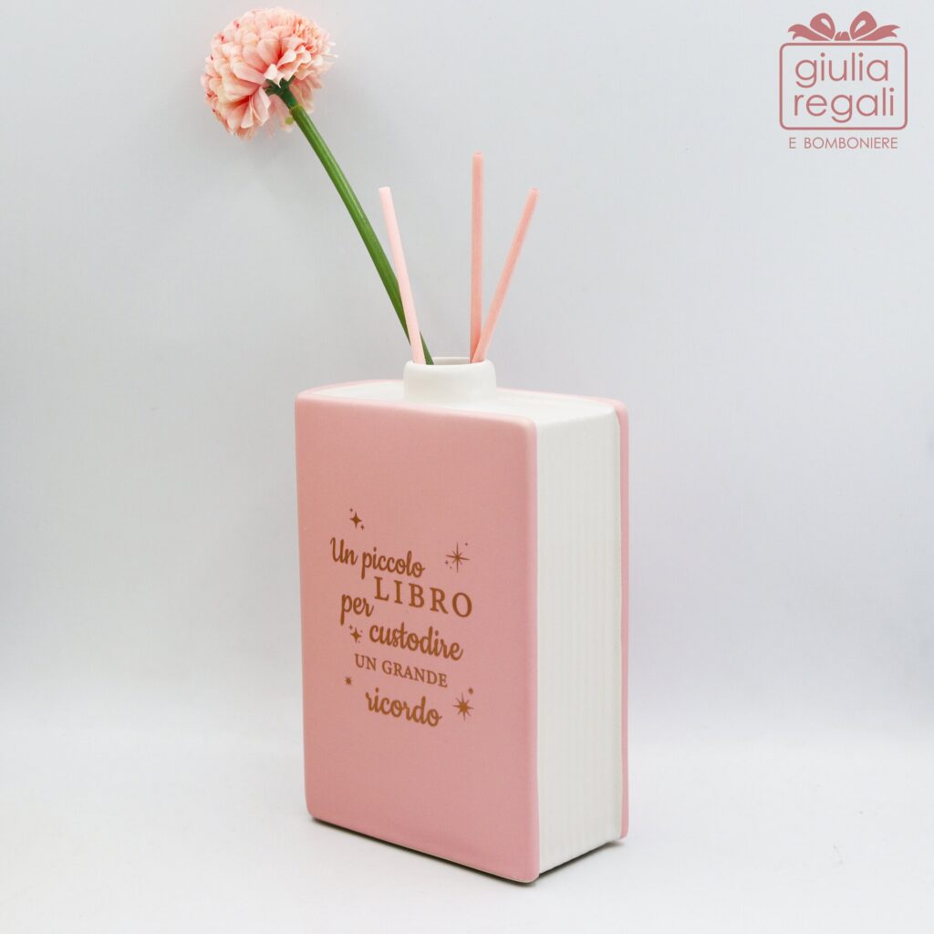 Libro profumatore rosa con scritta dorata