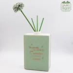 Libro profumatore verde con scritta dorata