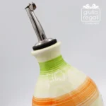 Oliera in ceramica decorata con tappo versatore
