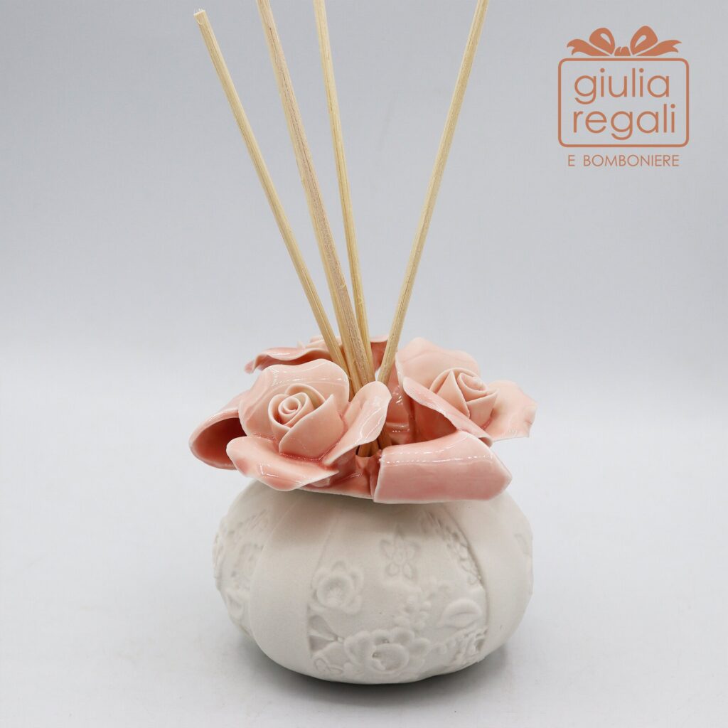 Profumatore in porcellana con rose color pesca - Diffusore ambiente 8 cm