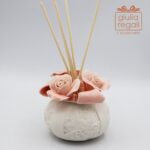 Profumatore in porcellana con rose color pesca - Diffusore ambiente 8 cm