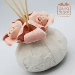 Profumatore in porcellana con rose color pesca - Diffusore ambiente 8 cm
