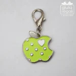 Ciondolo smaltato con moschettone - charm portafortuna colorato a pois 2,5 cm