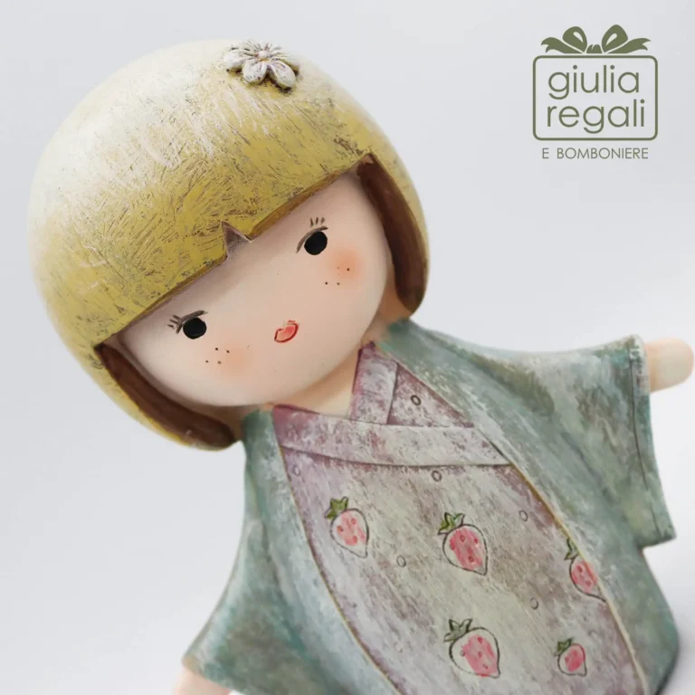 Salvadanaio bambola giapponese Yuuko in resina - 16 cm