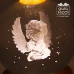 Sfera luminosa Angelo in cristallo con base LED