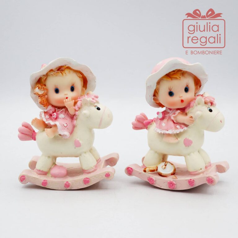 Statuina bambina su cavallo a dondolo