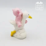 Statuina orsetto rosa su cicogna - immagine 6