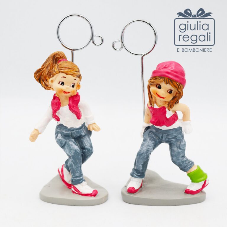 Statuina ragazza hip hop con clip
