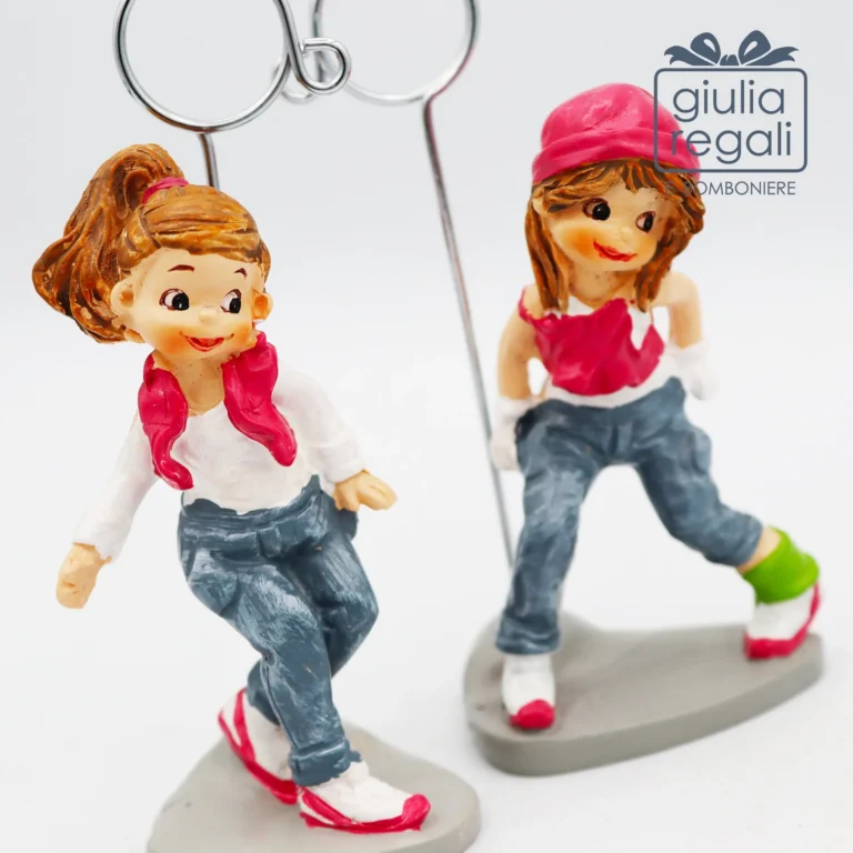 Statuina ragazza hip hop con clip
